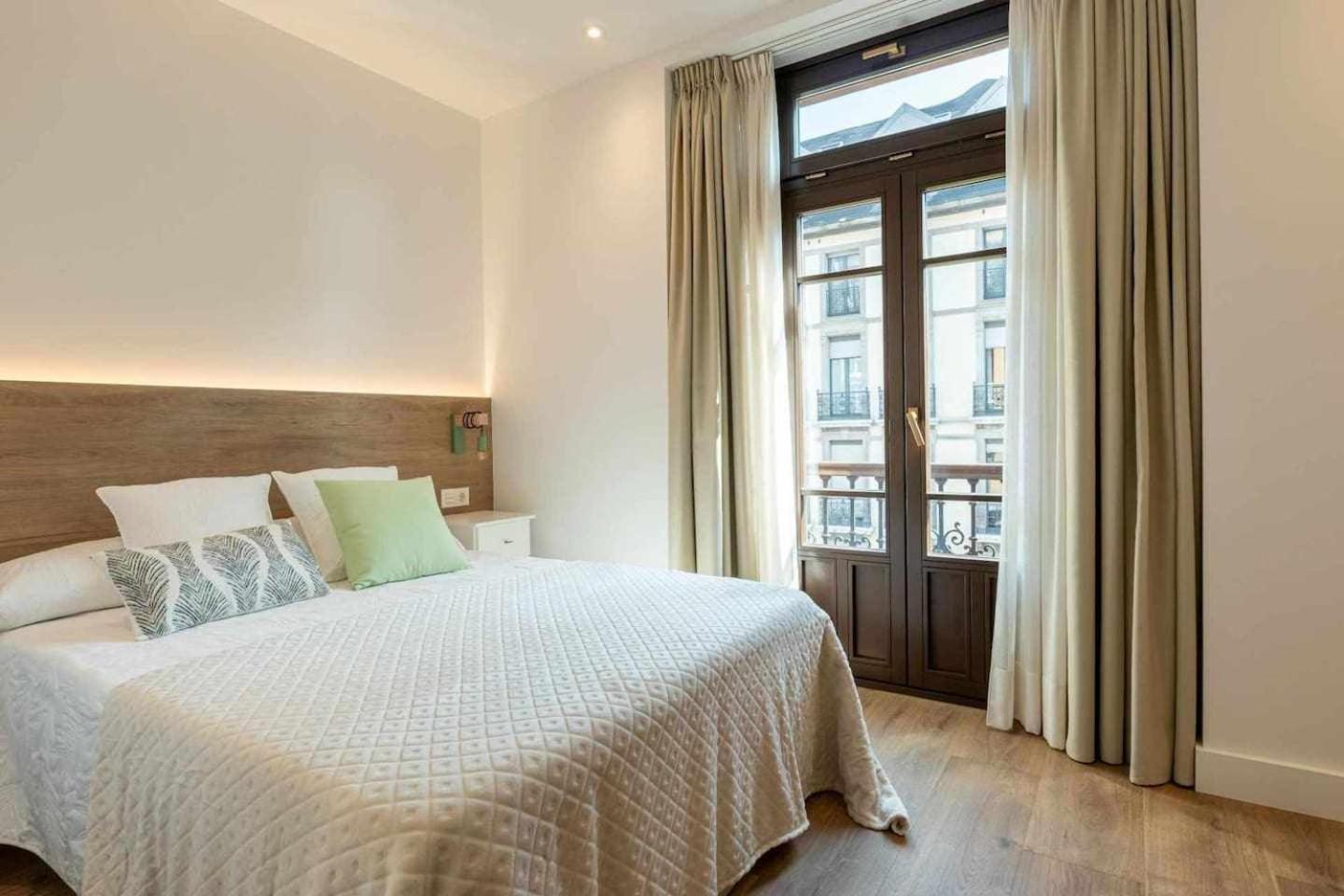 El Mirador De Uria Lejlighed Oviedo Værelse billede